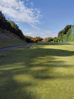 【ゴルフコース】紅葉に向かって200YD ゴルフコース,ゴルフ,紅葉の写真素材