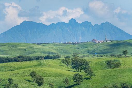 熊本-【押戸石の丘】 熊本,阿蘇市,阿蘇山の写真素材