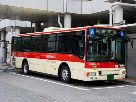 路線バス(神奈川県小田原市小田原駅東口) 路線バス(神奈川県小田原市小田原駅東口) 路線バス,バス,ワンマンバスの写真素材