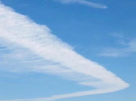 変な形の雲パート3 変な形の雲パート3の写真