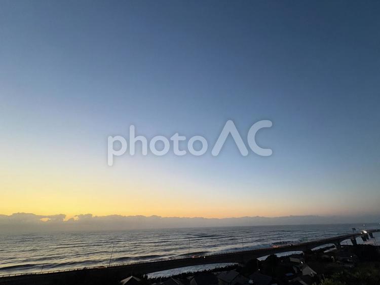日立駅前から望む太平洋・明け方の絶景 日立駅,茨城,太平洋の写真素材
