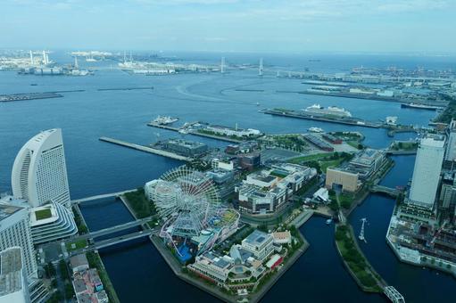 横浜, 展望台からのみなとみらいの町並み 横浜, 展望台からのみなとみらいの町並み みなとみらい,街並み,ビル群の写真素材