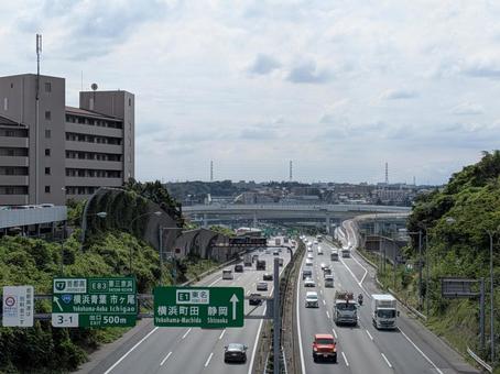 秋分の日の前の昼過ぎの横浜青葉インター 秋分の日の前の昼過ぎの横浜青葉インター 東名高速道路,横浜市青葉区,横浜青葉インターチェンジの写真素材