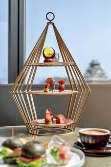 大阪城ビューのいちごのアフタヌーンティー アフタヌーンティー,いちご,食べ物の写真素材