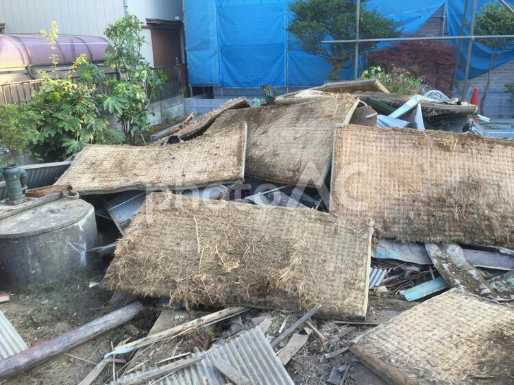 畳  解体現場 ごみ,リサイクル,家の写真素材