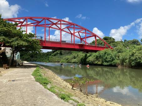 川遊び 川遊び 比謝川,沖縄,カヤックの写真素材