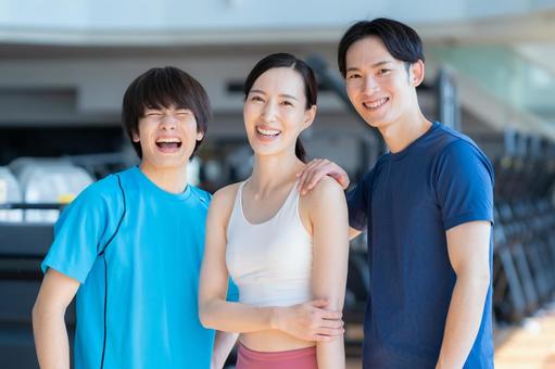 スポーツジムでトレーニングをする若い男女 スポーツジム,フィットネス,ダイエットの写真素材