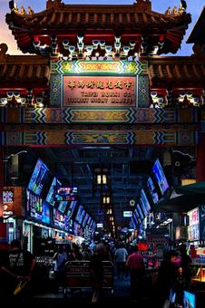 台湾・台北 艋舺夜市(華西街夜市) 台湾・台北 艋舺夜市(華西街夜市) 台湾,台北,艋舺夜市の写真素材