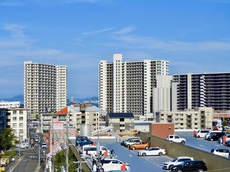 大津京駅前のマンション群 大津京駅前のマンション群の写真