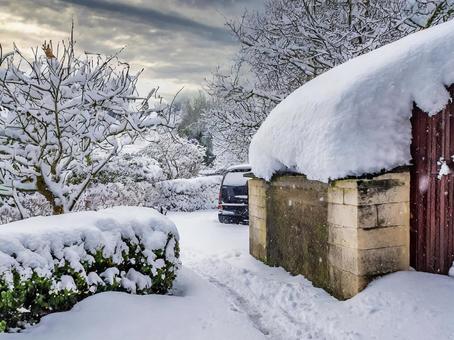 雪が積もる家 雪が積もる家の写真