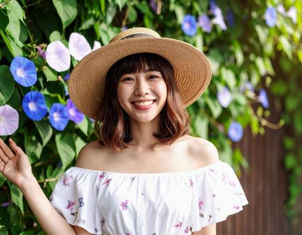 夏の朝・朝顔と麦わら帽子の彼女 夏の朝・朝顔と麦わら帽子の彼女の写真