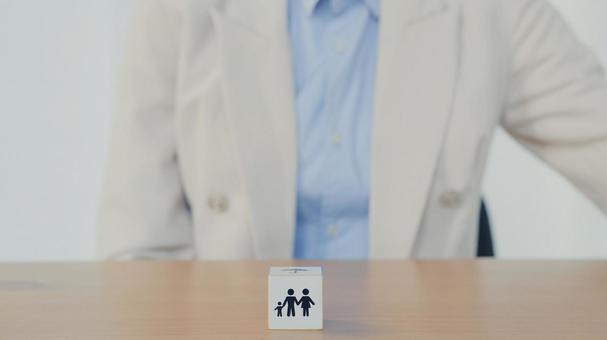 1つのキューブ 保険業,事務職,接客業の写真素材