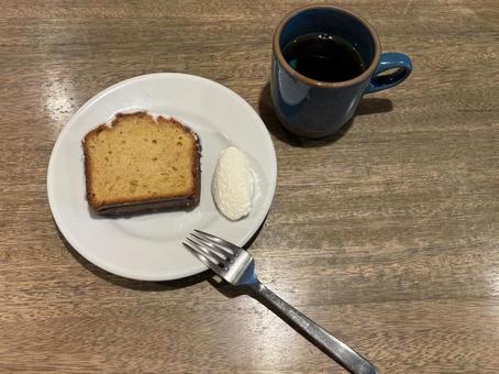 カフェ_レモンパウンドケーキ ケーキ,パウンドケーキ,コーヒーの写真素材