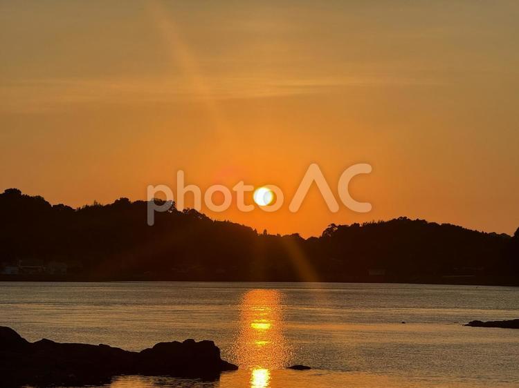 熊本県天草地方維和島からの夏の夕日 自然,海,夏の写真素材