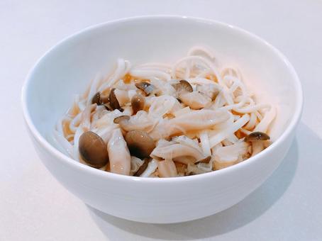 しめじうどん しめじうどん しめじうどん,しめじ,シメジの写真素材