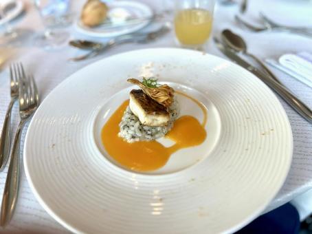 コース料理 魚 コース料理 魚 コース料理,テーブルマナー,コースの写真素材