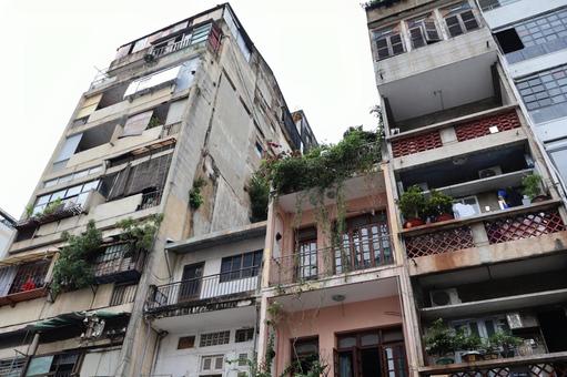 ベトナムのマンションのある街並みの風景 ベトナム,マンション,街並みの写真素材