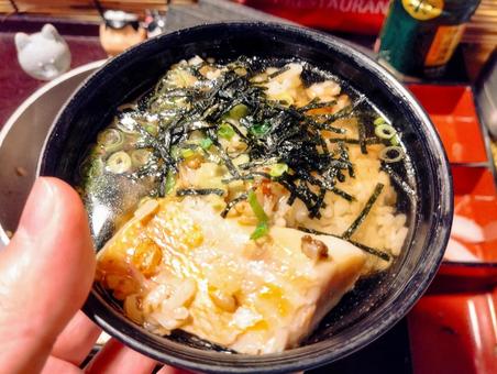 お出汁で掻き込む釜飯茶漬け お出汁で掻き込む釜飯茶漬け お茶漬け,出汁茶漬け,炊き込みご飯の写真素材