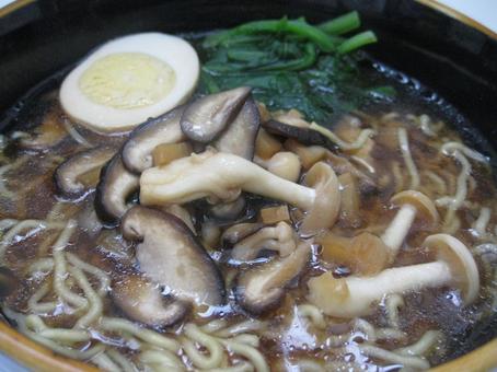 ラーメン 麺類 ラーメン 麺類の写真