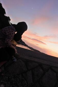 ばあばと孫の夕涼み ばあばと孫の夕涼みの写真