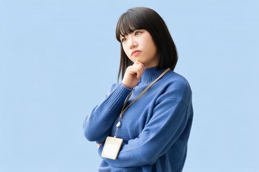考えごとをする女性・ビジネスウーマン 考えごとをする女性・ビジネスウーマン 女性,考える,悩むの写真素材