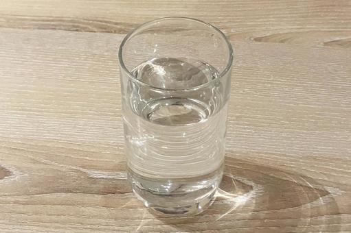 コップの水 水,冷たい,お冷の写真素材