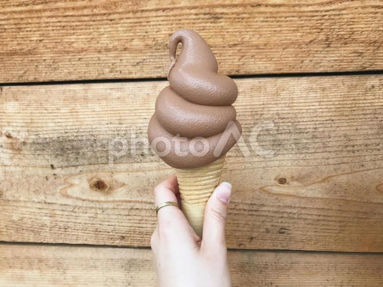 チョコのもこもこソフト　食べ物 アイスクリーム,ソフトクリーム,アイスの写真素材