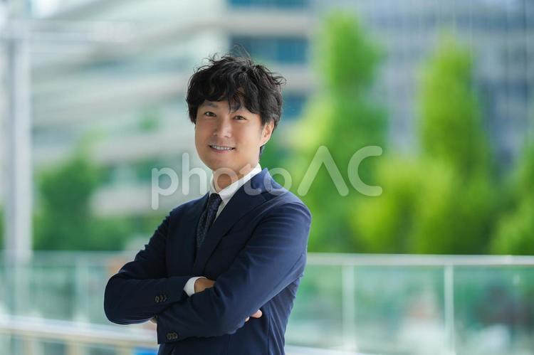 緑とオフィスとビジネスマン 人物,ビジネス,男性の写真素材
