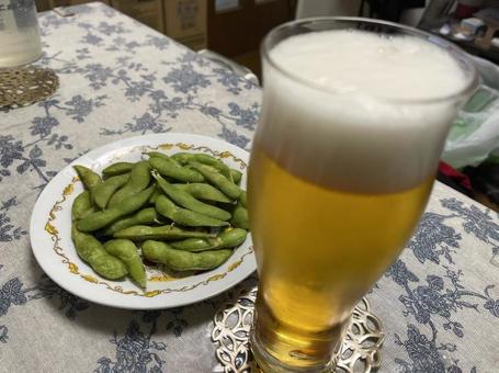 ビールと枝豆 ビールと枝豆 ビール,生ビール,お酒の写真素材