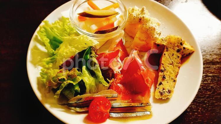 前菜５種盛り合わせ1 おしゃれ,じゃがいも,カロリーの写真素材