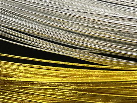 金と銀の祝い糸の雅な背景 金,銀,糸の写真素材