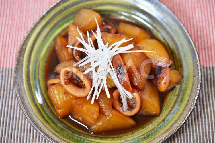大根とイカの煮物２ 大根,だいこん,ダイコンの写真素材