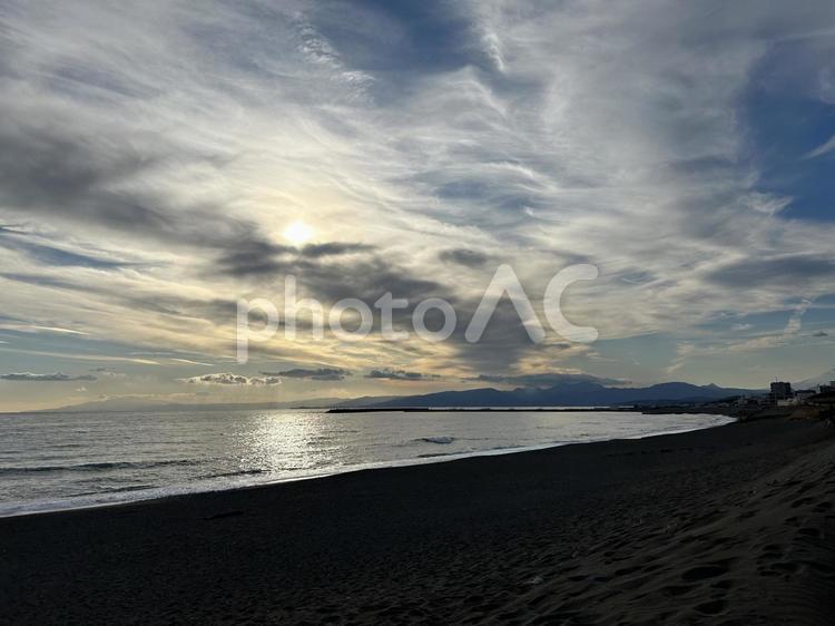 夕方の海の景色 空,夕暮れ,オレンジ色の写真素材