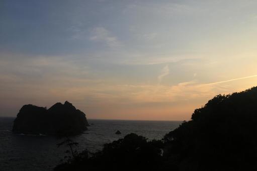 堂ヶ島温泉街からの夕焼け 堂ヶ島温泉街からの夕焼けの写真
