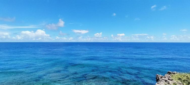 東平安名崎より望む5 東平安名崎より望む5 海,リゾート,波の写真素材