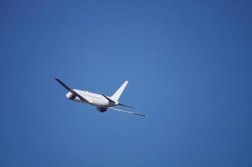 飛行機と青空 飛行機と青空 飛行機,旅客機,ジェット機の写真素材
