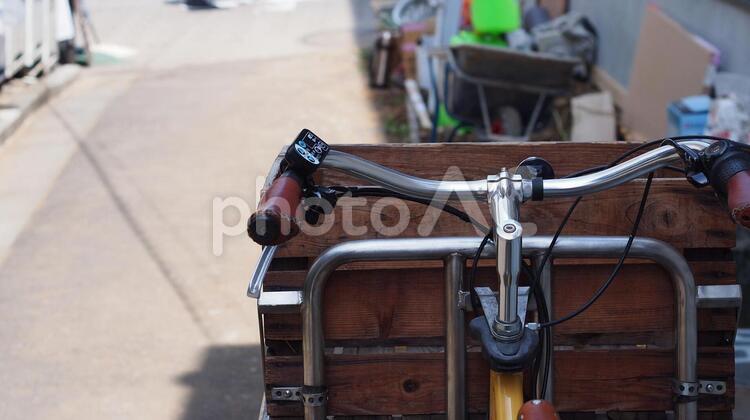 働く自転車 バイシクル,配達,荷物の写真素材