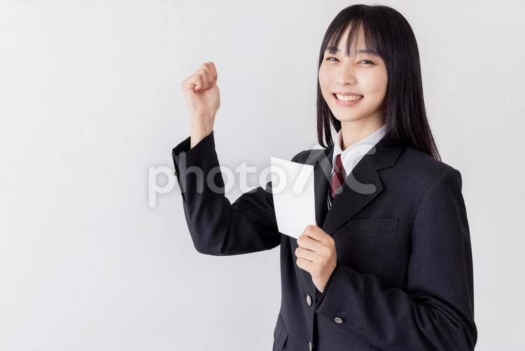 高校受験　合格 女子高生,人物,合格発表の写真素材