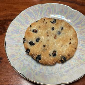 黒豆ザクザクかためのせんべい 黒豆ザクザクかためのせんべい 黒豆,せんべい,米菓子の写真素材