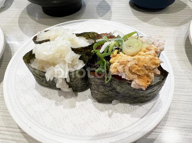 美味しそうなあん肝とえんがわの軍艦巻き エンガワ,あん肝,アンコウの写真素材