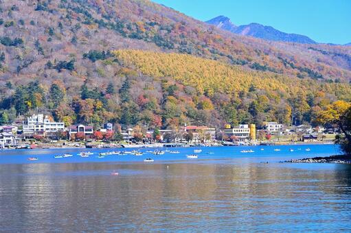 奥日光の紅葉（中禅寺湖、男体山） 紅葉,秋,風景の写真素材