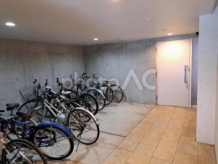 自転車置場 自転車,マンション,建物の写真素材