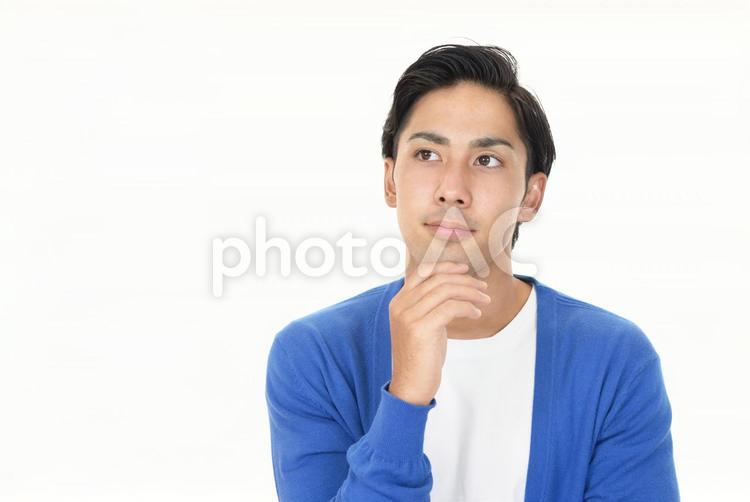 微笑む男性 男性,考える,アイデアの写真素材