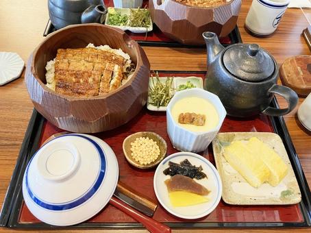 美濃金の炭火焼きひつまぶし・上の写真