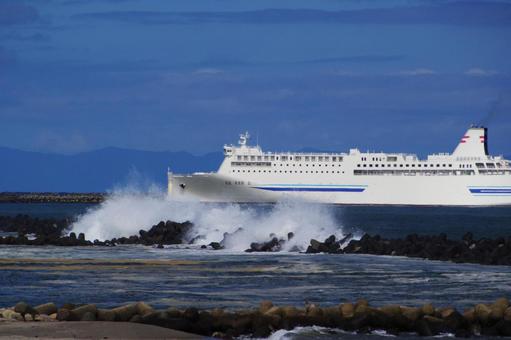 船 船 船,海,日本海の写真素材