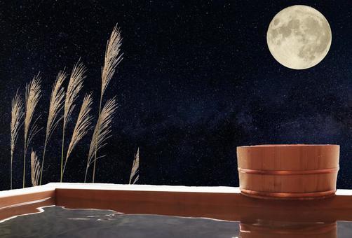 Full moon and open-air bath Full moon and open-air bath