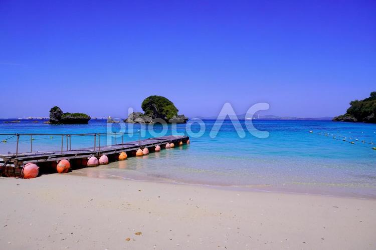 目の覚める伊計島ブルー（沖縄県） 沖縄,旅行,観光の写真素材