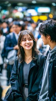 旅行や通勤シーンに映える日本人カップル 旅行や通勤シーンに映える日本人カップルの写真