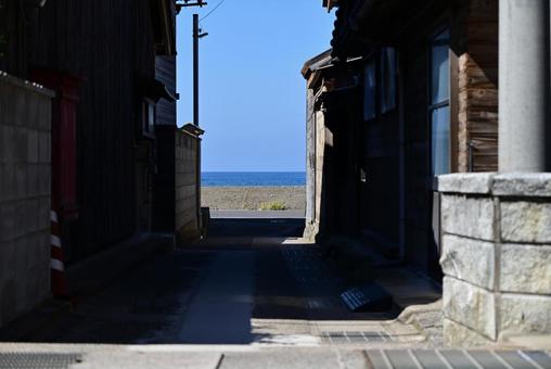 京丹後 袖志の集落から見た海 京丹後 袖志の集落から見た海 景色,旅路,京都の写真素材