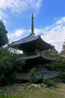 滋賀・近江八幡市 安土城 摠見寺 三重塔 滋賀・近江八幡市 安土城 摠見寺 三重塔 摠見寺,三重塔,安土城跡の写真素材